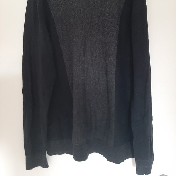 Black and Gray Guess XL mens Sweater - Picture 7 of 11